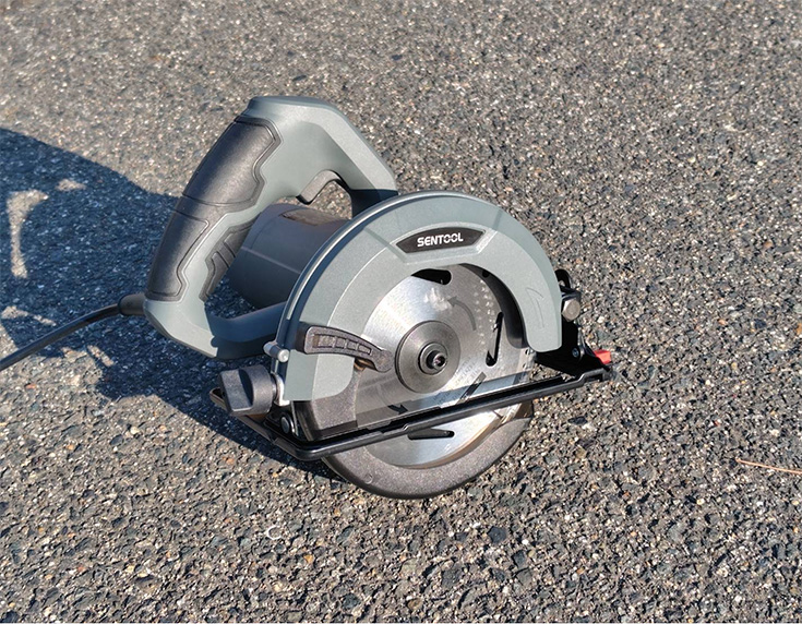 写真：丸のこ等取扱作業